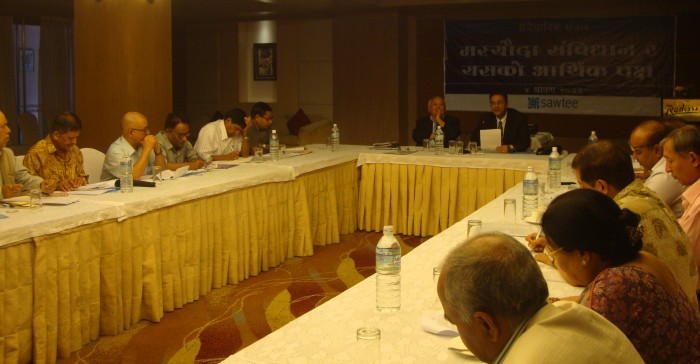 Experts discuss economic aspects of the draft constitution